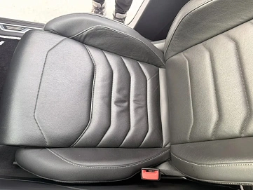 Volkswagen Touareg, 2018г, полный привод, автомат