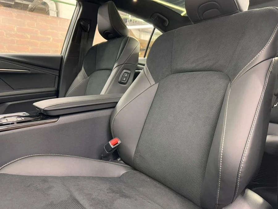 Toyota Camry, 2025г., передний привод, вариатор