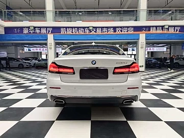 BMW 5 серии, 2021г, задний привод, автомат