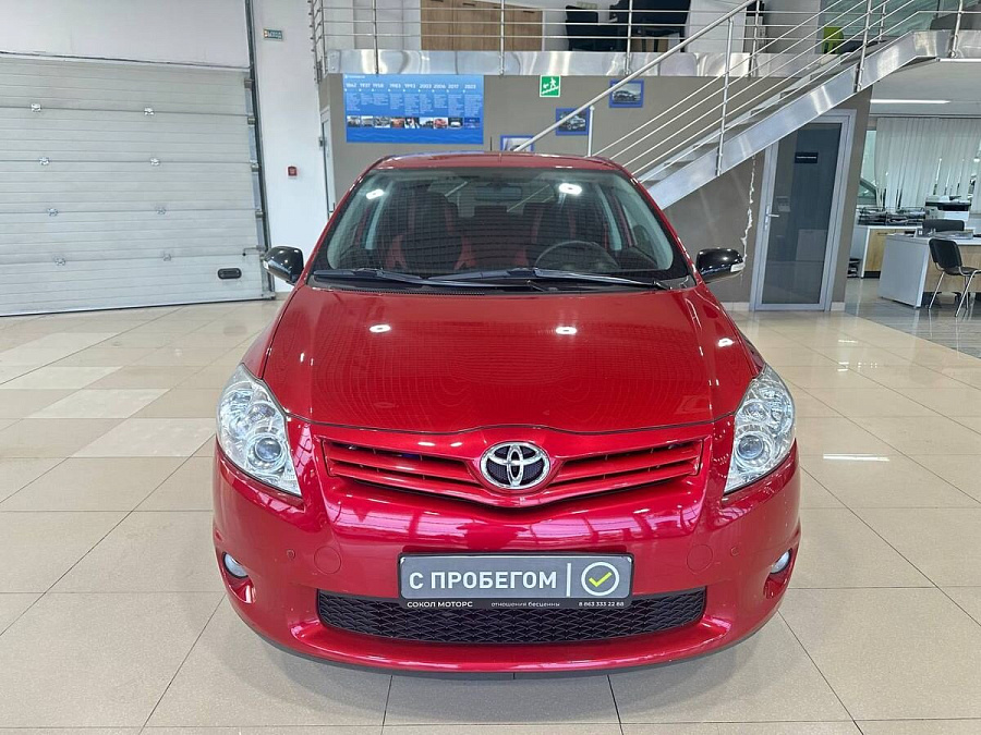 Toyota Auris, 2011г., передний привод, автомат