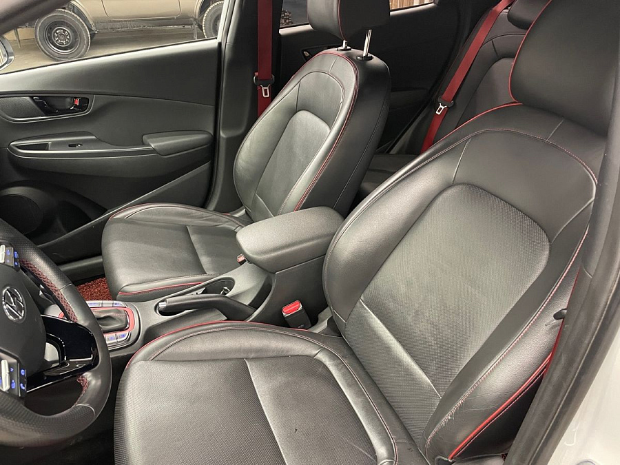 Hyundai Kona, 2018г., передний привод, робот