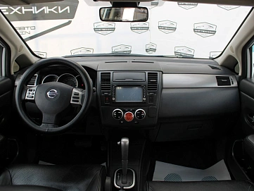 Nissan Tiida, 2010г, передний привод, автомат