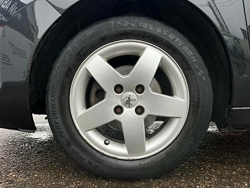 Peugeot 207, 2010г, передний привод, автомат