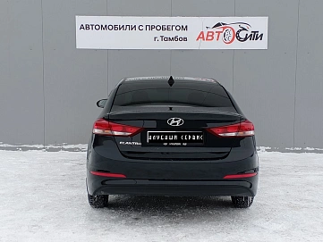 Hyundai Elantra, 2018г, передний привод, автомат