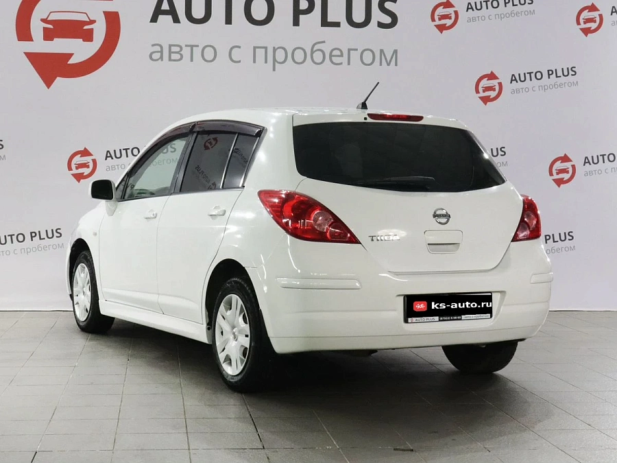 Nissan Tiida, 2013г., передний привод, механика