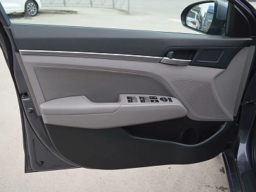Hyundai Elantra, 2020г, передний привод, механика