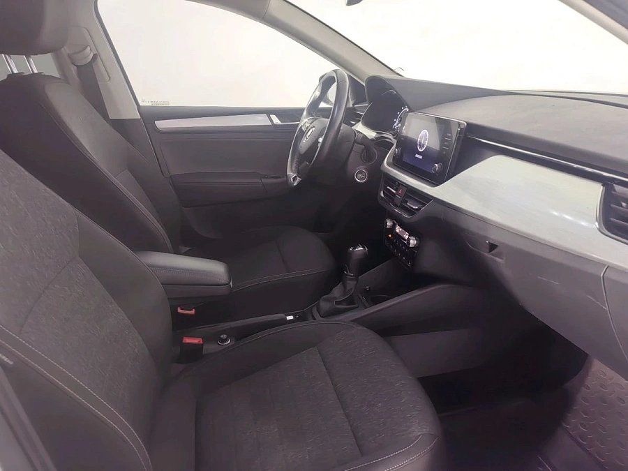 Skoda Rapid, 2021г., передний привод, робот