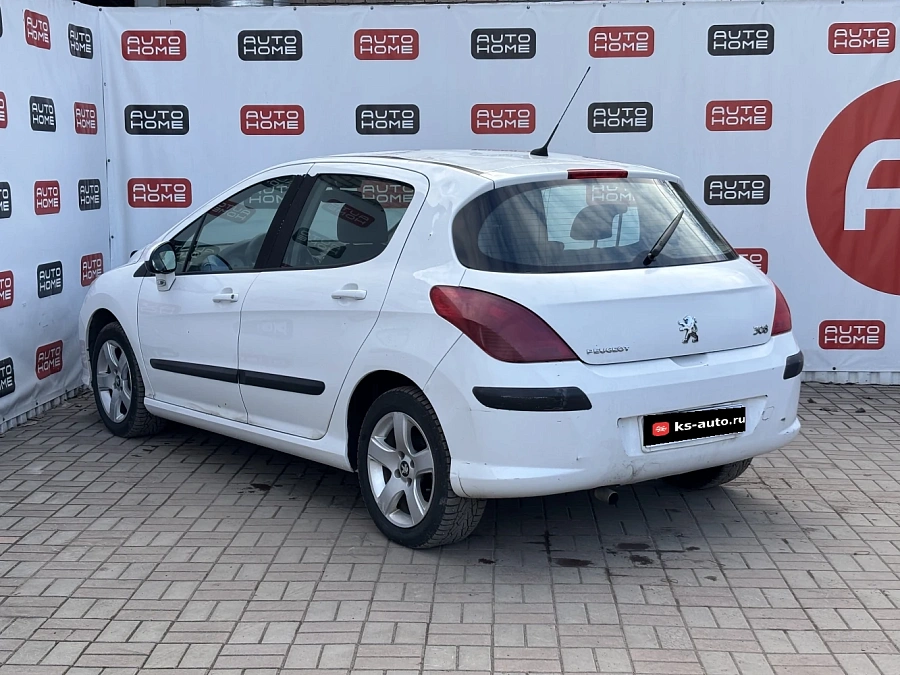 Peugeot 308, 2008г., передний привод, автомат