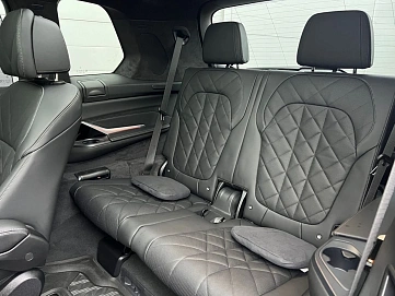 BMW X7, 2025г, полный привод, автомат