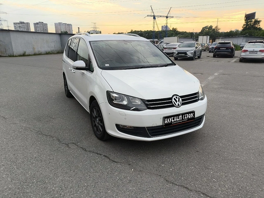 Volkswagen Sharan, 2014г., передний привод, робот