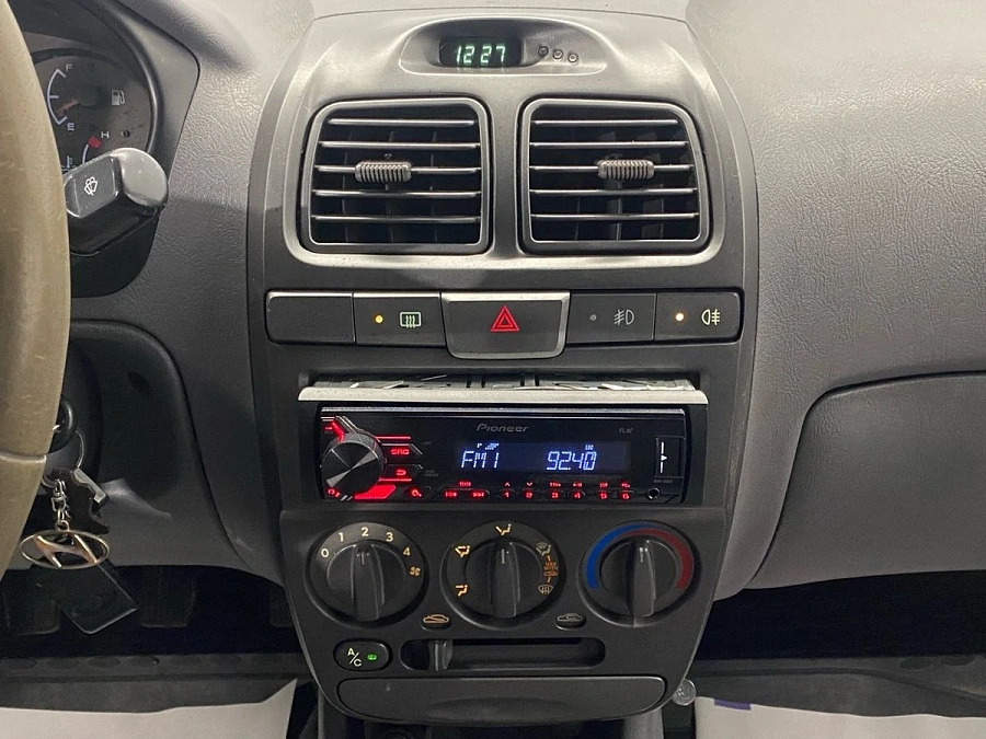 Hyundai Accent, 2001г., передний привод, механика