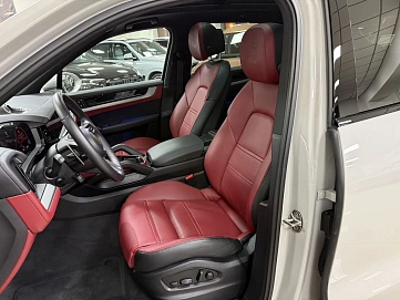Porsche Cayenne, 2024г, полный привод, автомат