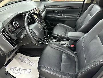 Mitsubishi Outlander, 2017г, полный привод, вариатор