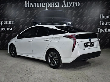 Toyota Prius, 2016г, передний привод, автомат