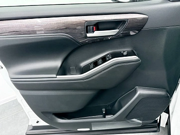 Toyota Highlander, 2025г, полный привод, автомат