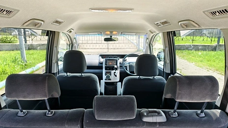 Toyota Noah, 2011г, полный привод, вариатор
