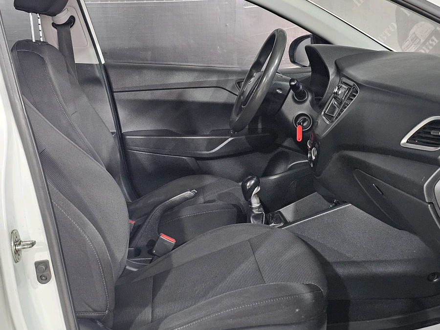 Hyundai Solaris, 2018г., передний привод, механика