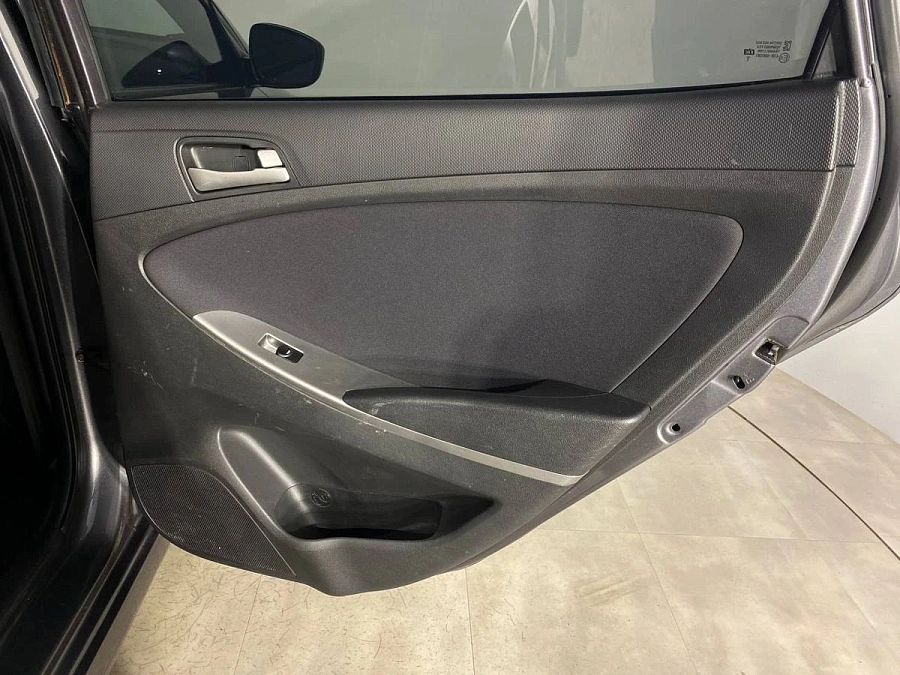 Hyundai Solaris, 2015г., передний привод, автомат