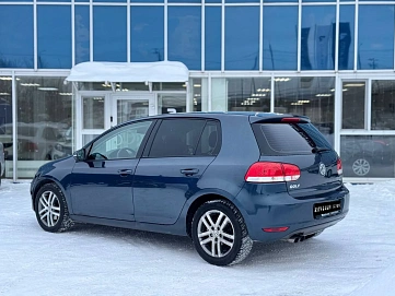 Volkswagen Golf, 2010г, передний привод, робот