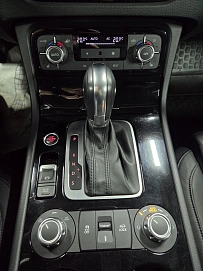 Volkswagen Touareg, 2010г, полный привод, автомат