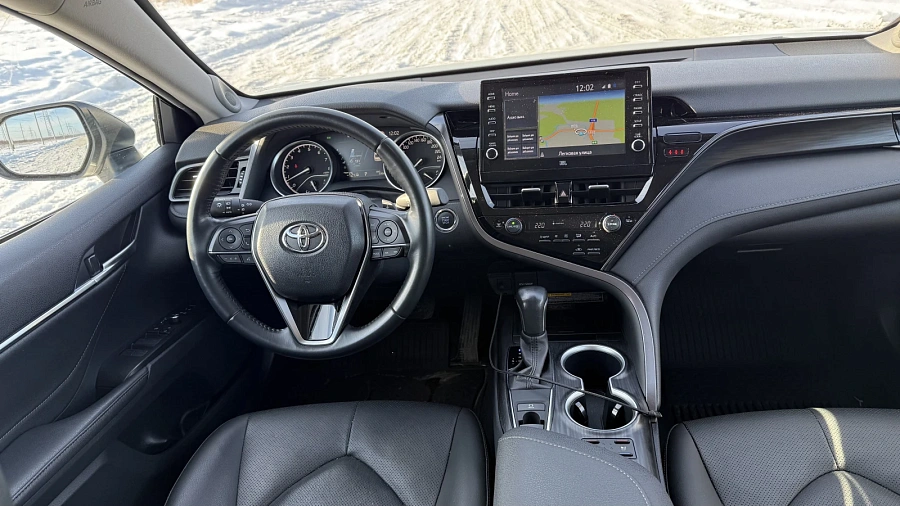 Toyota Camry, 2021г., передний привод, автомат