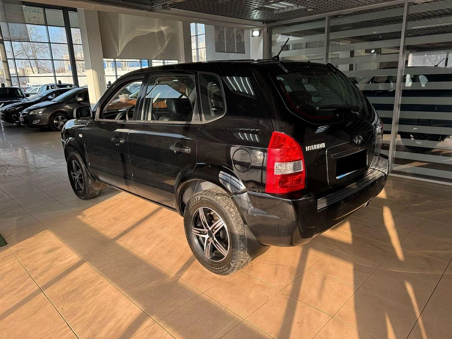 Hyundai Tucson, 2008г., передний привод, механика