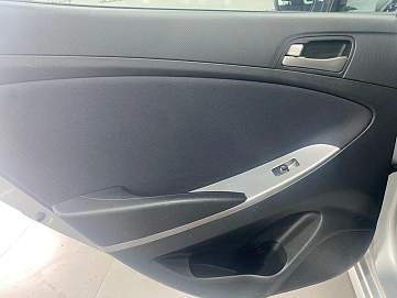 Hyundai Solaris, 2015г, передний привод, автомат