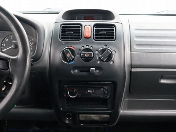 Suzuki , 2001г., передний привод, механика