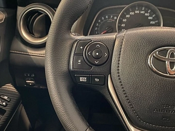 Toyota RAV4, 2015г, передний привод, автомат