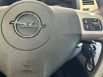 Opel Zafira, 2008г, передний привод, механика