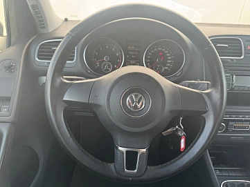 Volkswagen Golf, 2011г, передний привод, механика