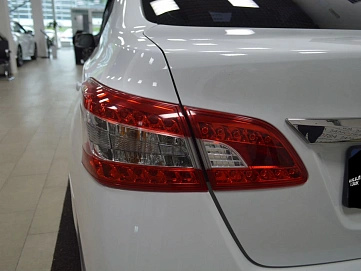 Nissan Sentra, 2015г, передний привод, вариатор