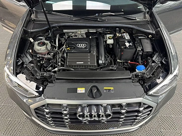 Audi Q3, 2022г, передний привод, робот