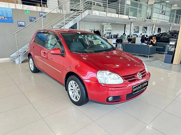 Volkswagen Golf, 2008г., передний привод, робот