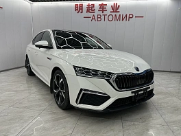 Skoda Octavia, 2022г, передний привод, робот
