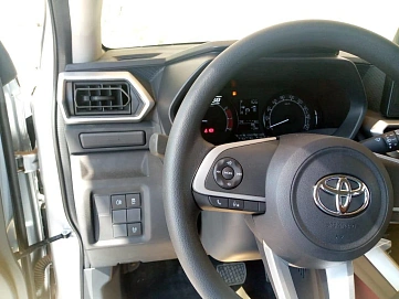 Toyota Raize, 2023г, передний привод, вариатор