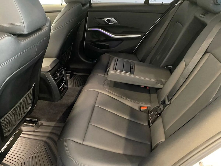 BMW , 2020г., передний привод, автомат