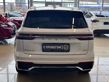 Geely Monjaro, 2023г, передний привод, автомат