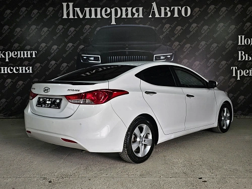 Hyundai Avante, 2011г, передний привод, автомат