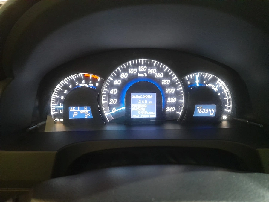 Toyota Camry, 2013г., передний привод, автомат