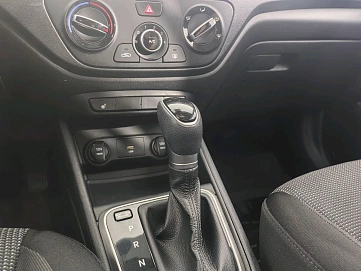 Hyundai Solaris, 2021г, передний привод, автомат