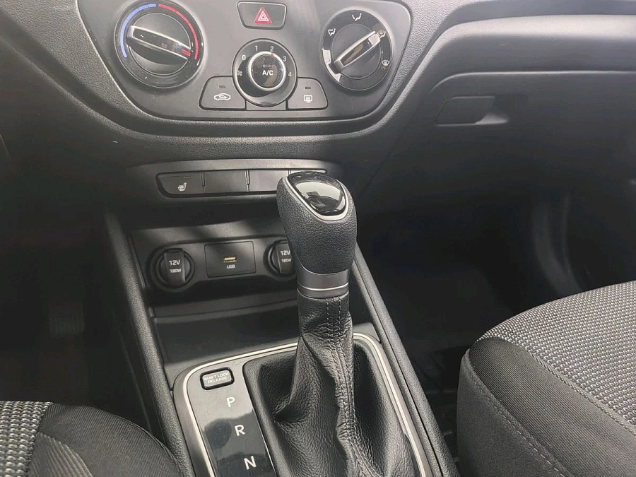 Hyundai Solaris, 2021г., передний привод, автомат