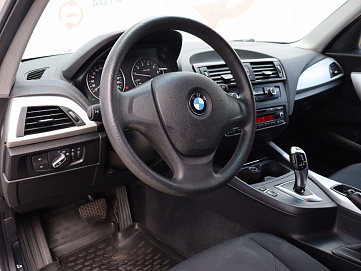 BMW 1 серии, 2012г, задний привод, автомат