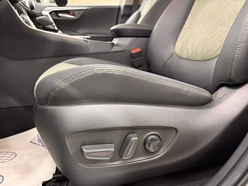 Toyota RAV4, 2025г, полный привод, вариатор