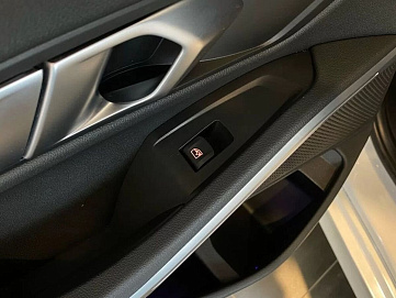 BMW , 2020г., передний привод, автомат