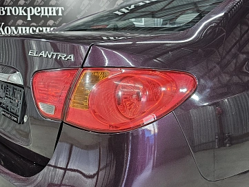 Hyundai Elantra, 2010г, передний привод, автомат