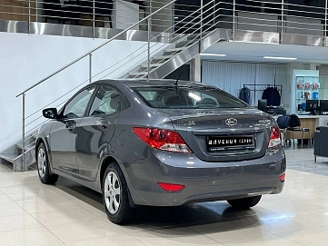 Hyundai Solaris, 2011г, передний привод, автомат