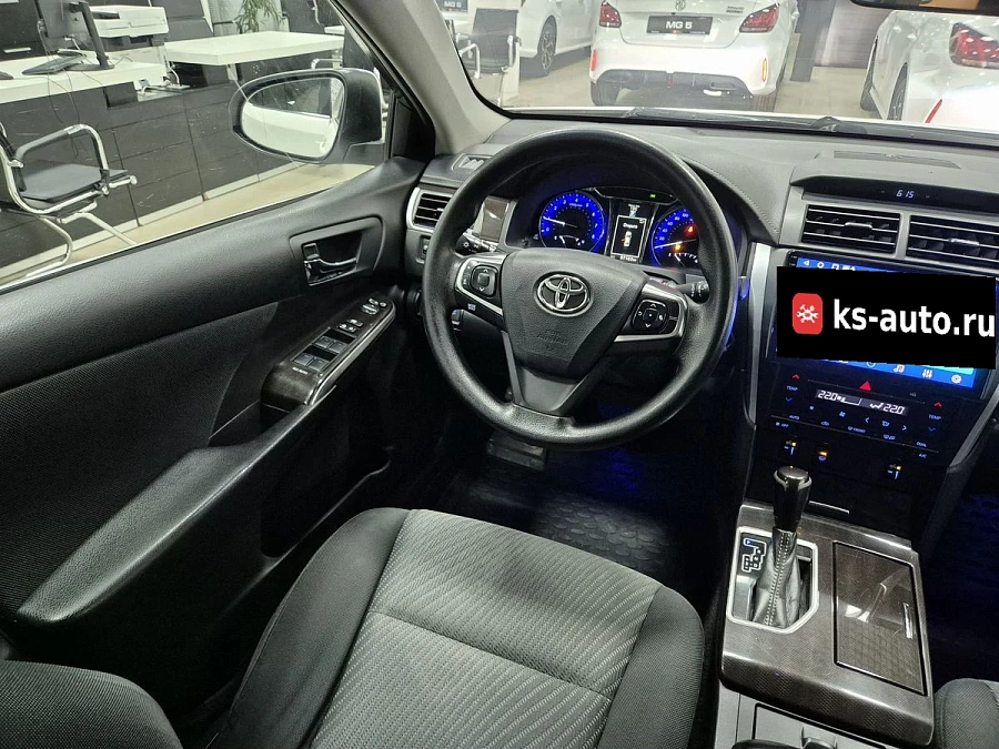 Toyota Camry, 2017г., передний привод, автомат