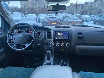 Toyota Sequoia, 2010г, полный привод, автомат