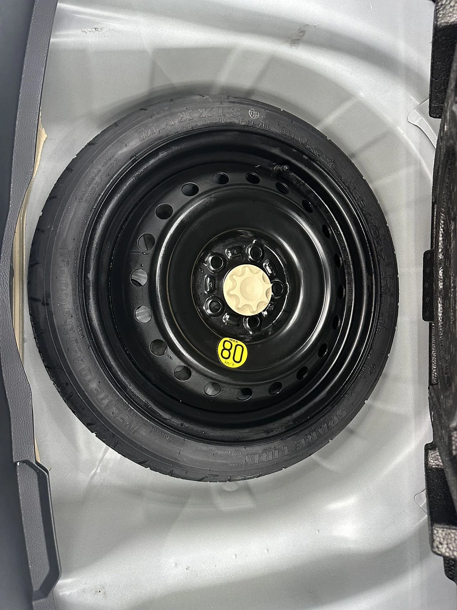 Toyota Corolla, 2021г., передний привод, вариатор